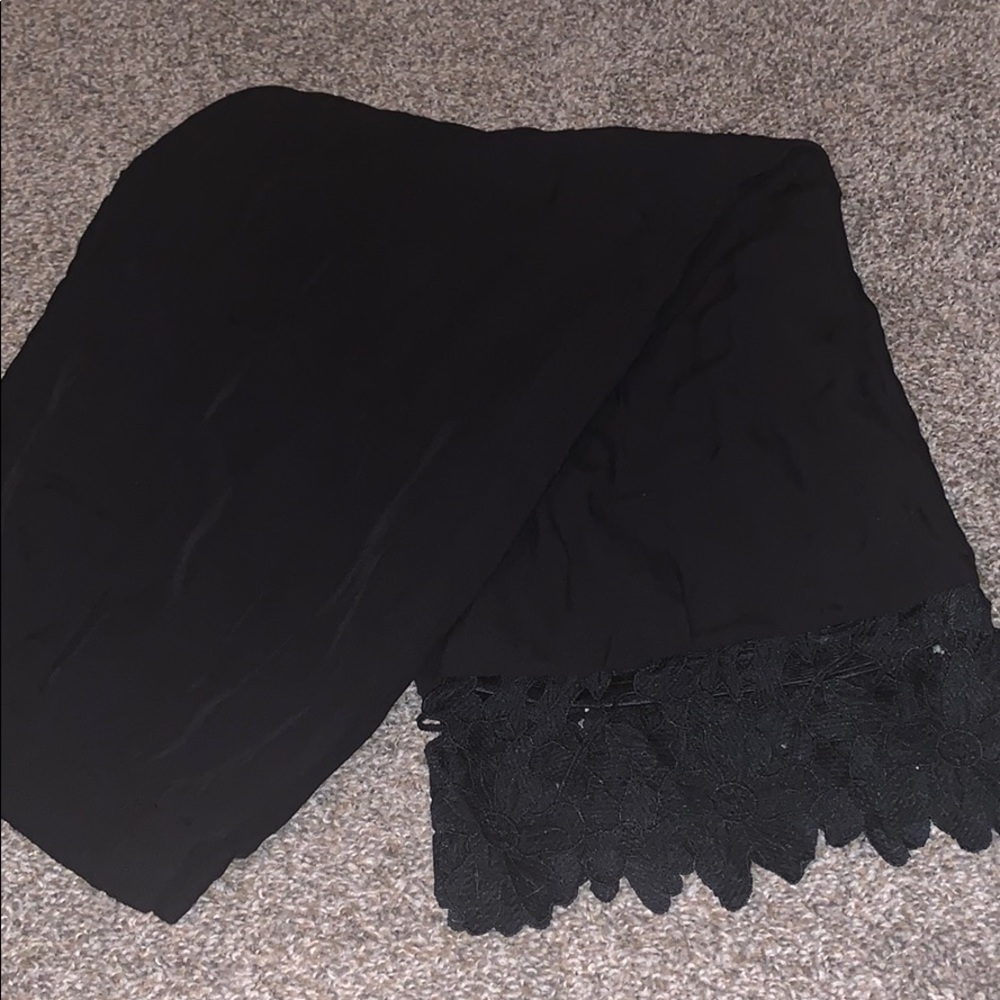 Black Lace Bottom Parachute Pants🖤